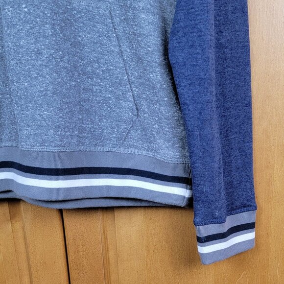 New Era Genuine Merchandise MLB Yankees Raglan Sleeve Hoodie - S - Picture 3 of 6